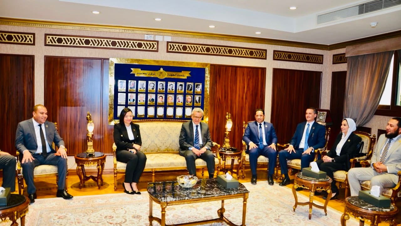 رئيس الجهاز المركزي للمحاسبات يستقبل وفدًا من نواب تنسيقية شباب الأحزاب ويستعرض الدور الرقابي والدولي للجهاز ومنهجيته الحديثة في تقييم الأداء